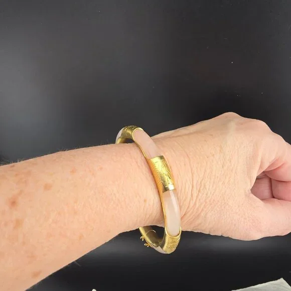 Vintage Jadeite & 10KT Gold-Plated Hinged Bangle Bracelet - Statement Piece - Picture 6 of 7
